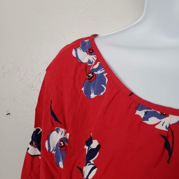 Banana Republic Medium Red Quarter Sleeve Blouse Blue & White Floral Top Keyhole - Picture 5 of 8